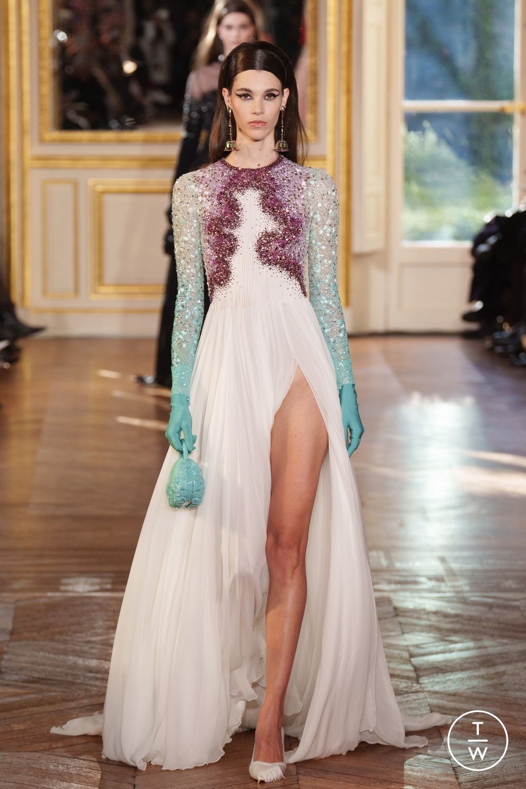Fashion Week Paris Spring/Summer 2024 look 24 from the Georges Hobeika collection 高级定制