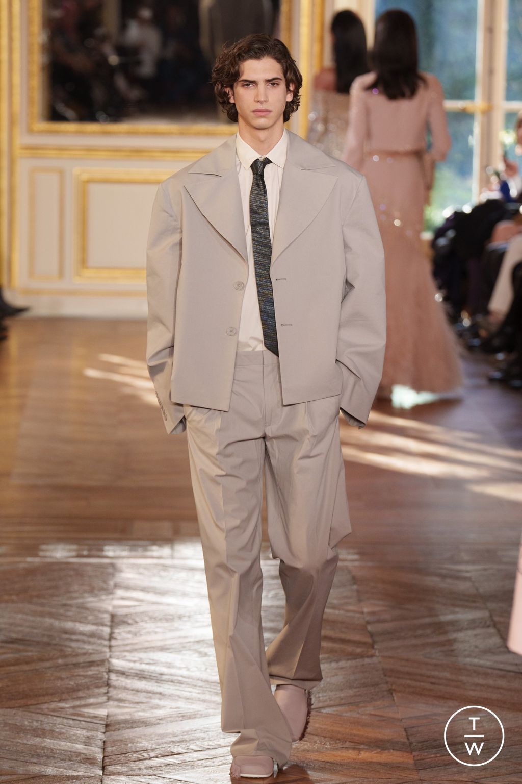 Fashion Week Paris Spring/Summer 2024 look 35 from the Georges Hobeika collection couture
