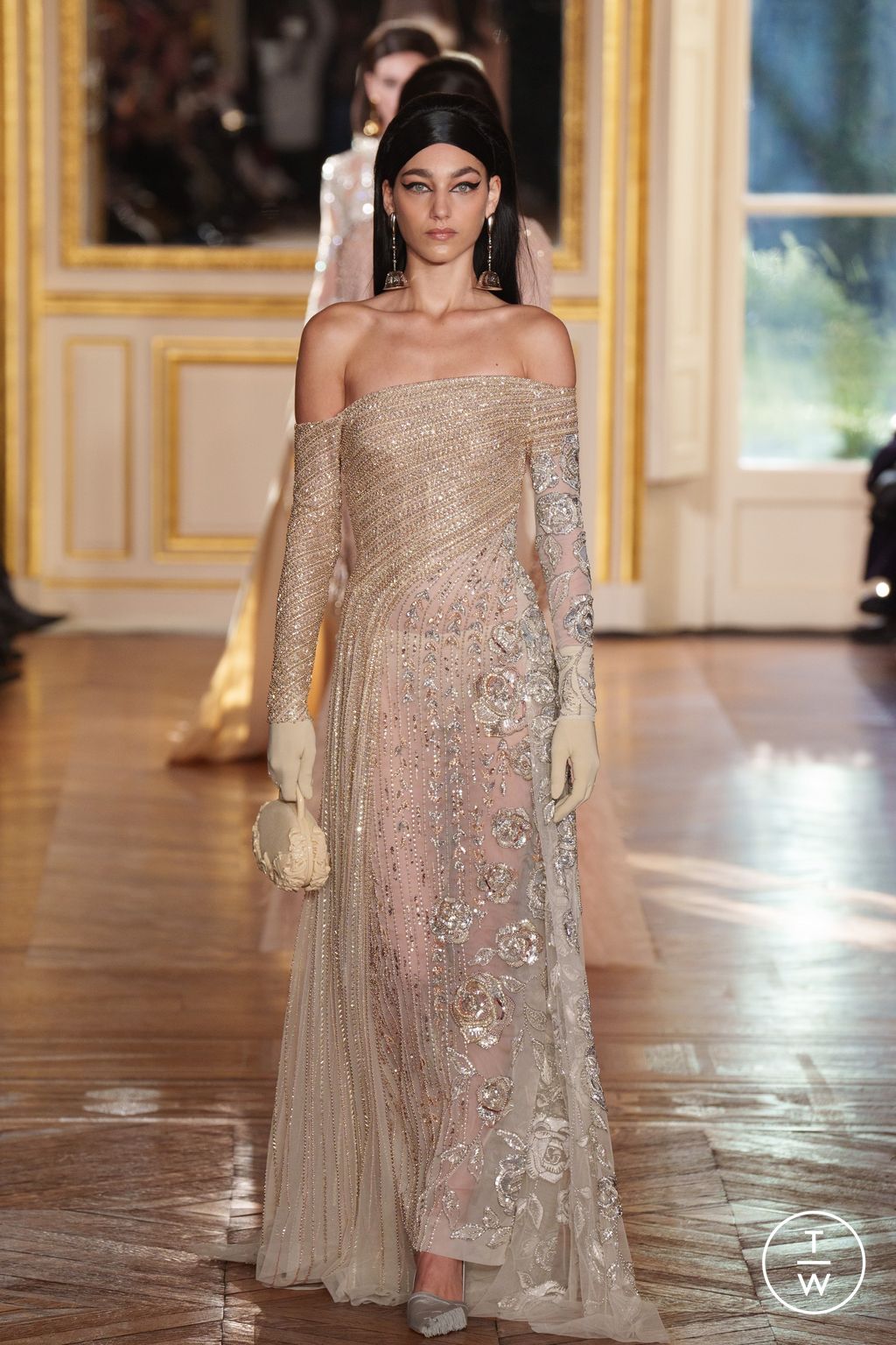 Fashion Week Paris Spring/Summer 2024 look 36 from the Georges Hobeika collection 高级定制