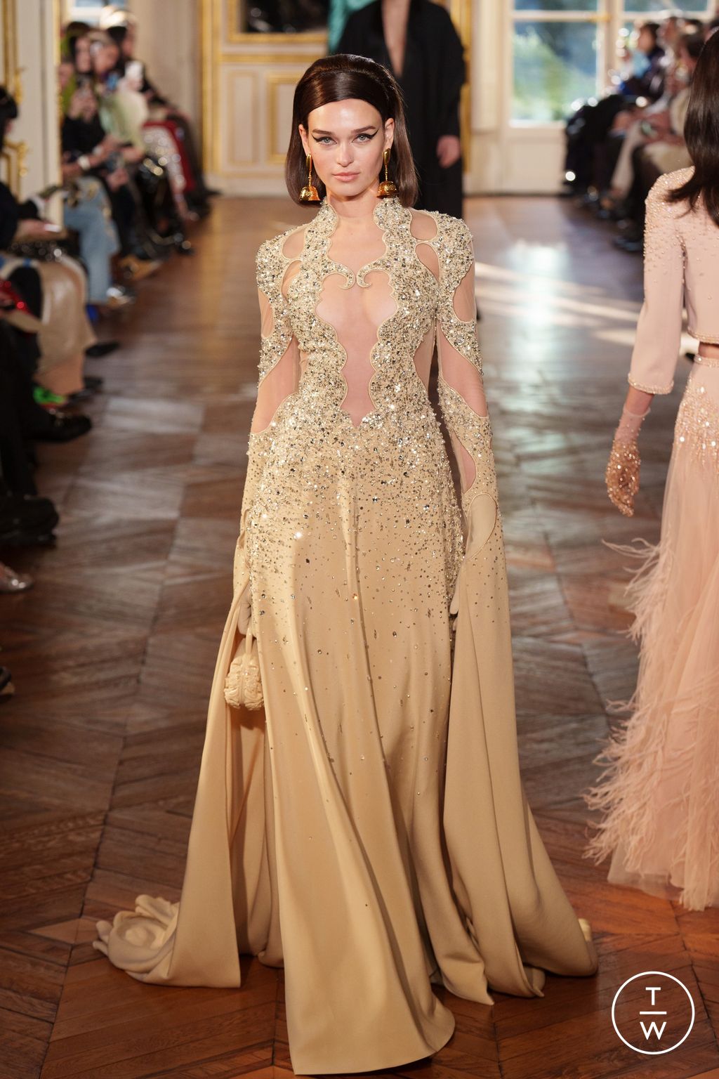 Fashion Week Paris Spring/Summer 2024 look 38 from the Georges Hobeika collection 高级定制