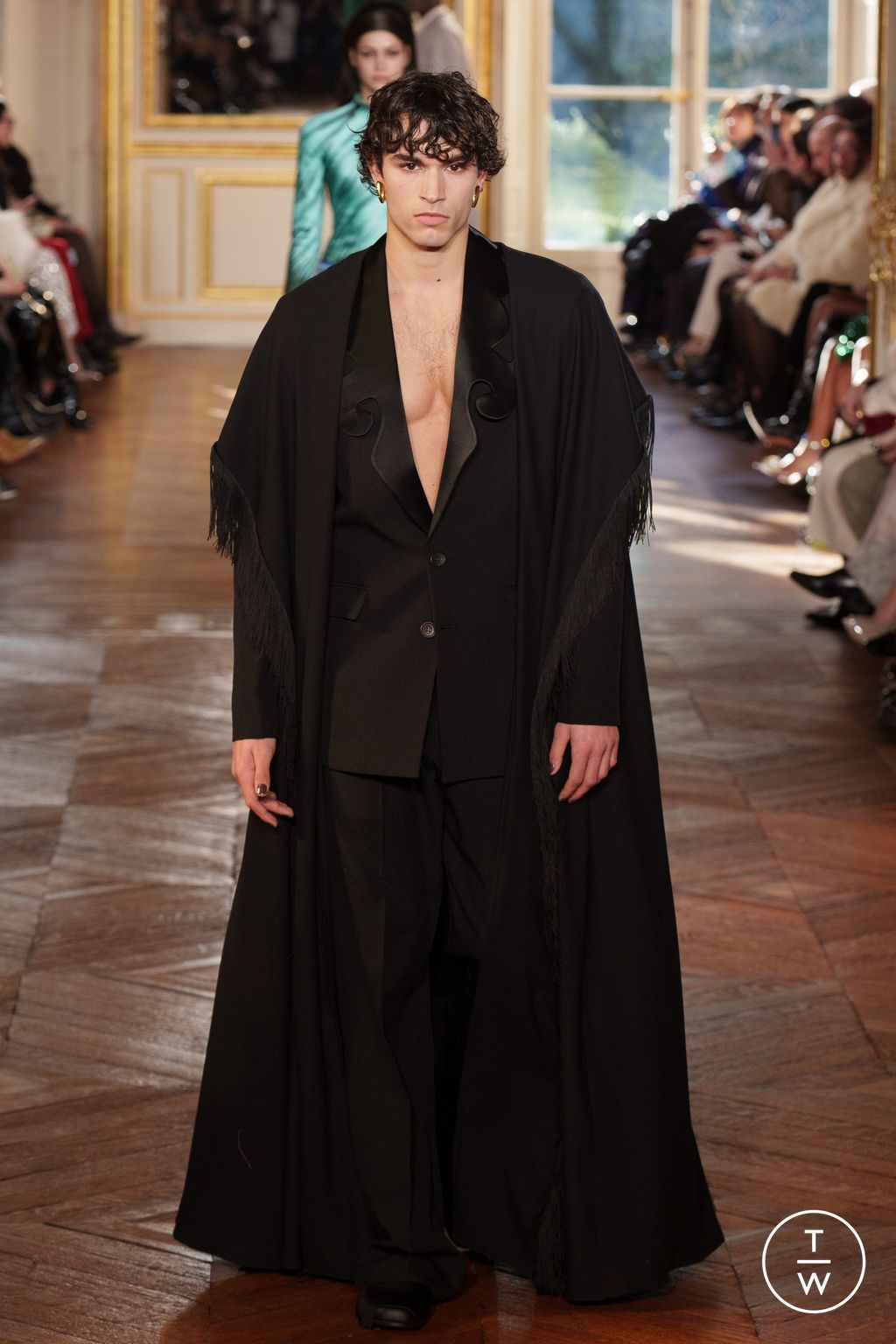 Fashion Week Paris Spring/Summer 2024 look 39 de la collection Georges Hobeika couture