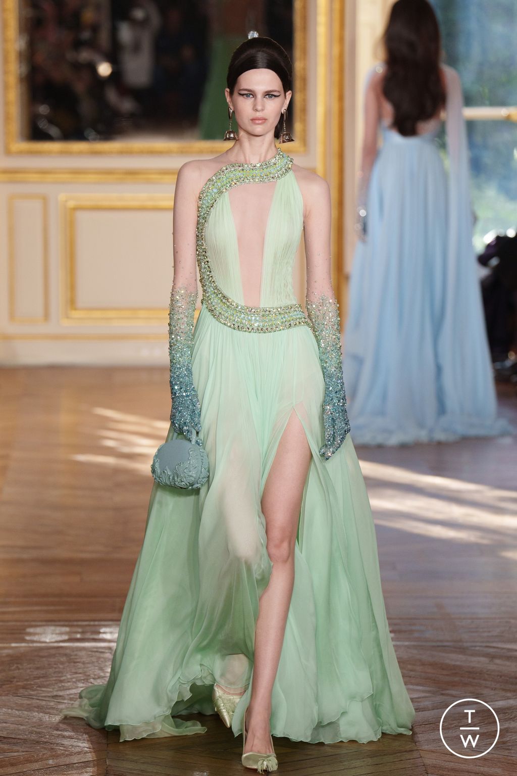 Fashion Week Paris Spring/Summer 2024 look 42 from the Georges Hobeika collection 高级定制