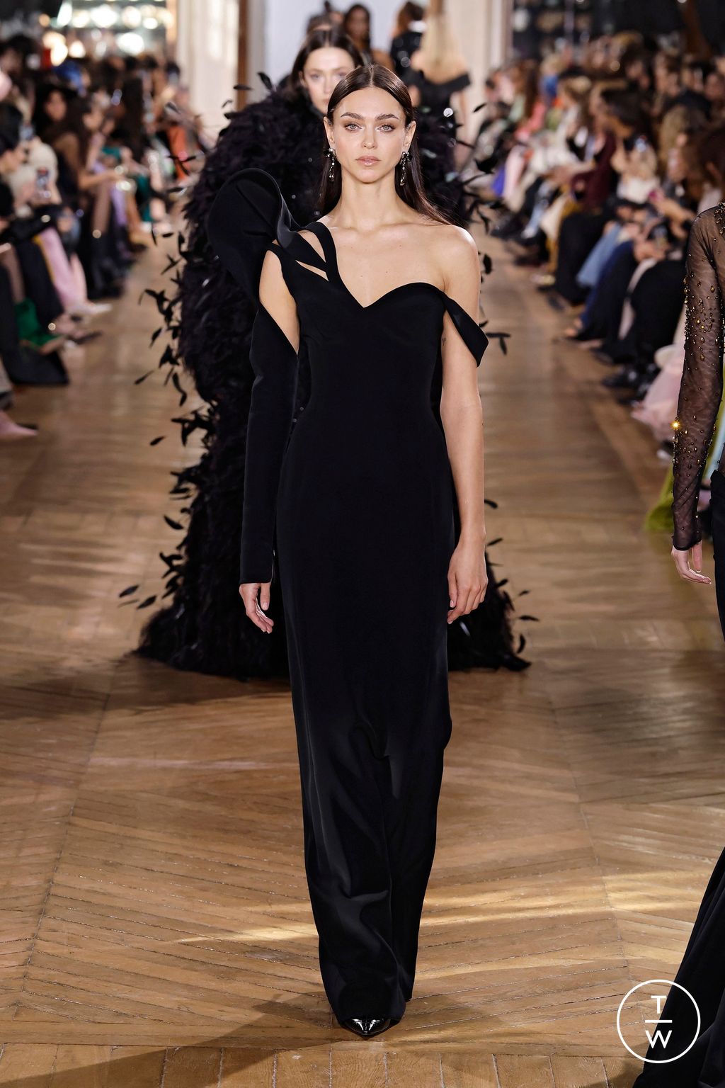 Fashion Week Paris Spring/Summer 2025 look 18 from the Georges Hobeika collection couture