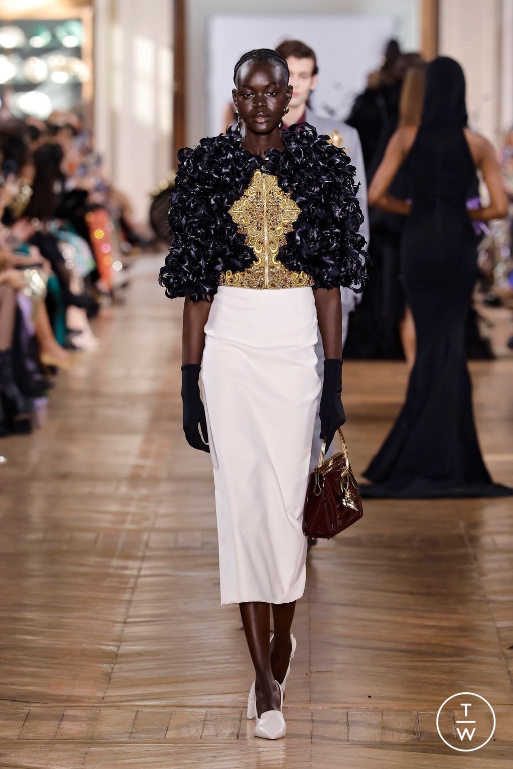 Fashion Week Paris Spring/Summer 2025 look 28 de la collection Georges Hobeika couture