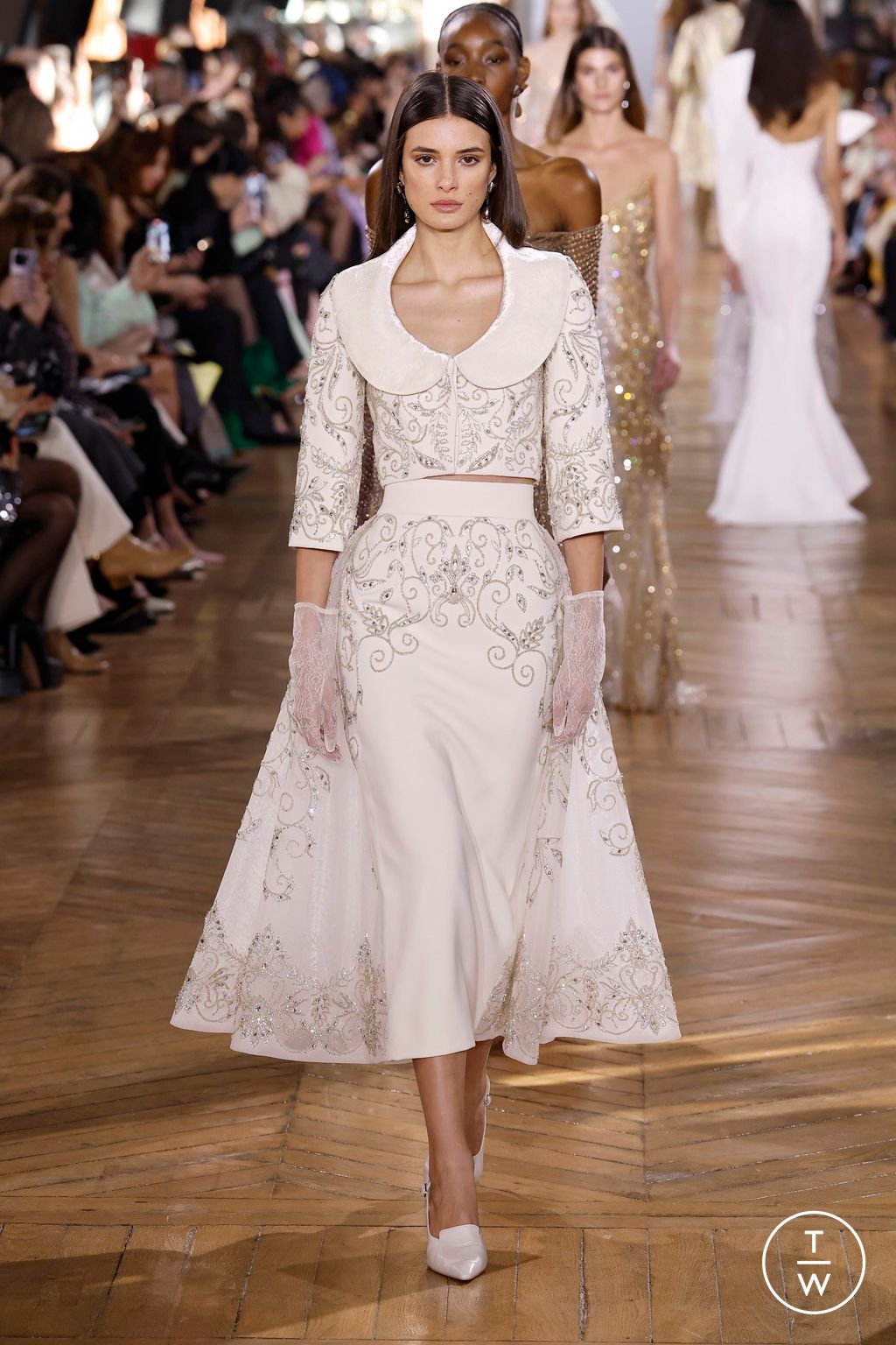 Fashion Week Paris Spring/Summer 2025 look 109 from the Georges Hobeika collection 高级定制