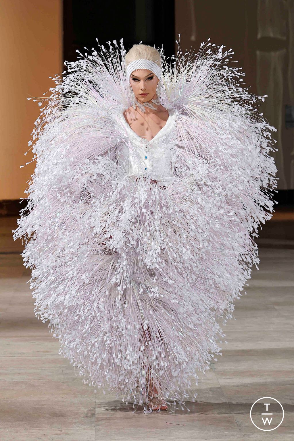 Fashion Week Paris Spring/Summer 2025 look 27 from the Germanier collection 高级定制