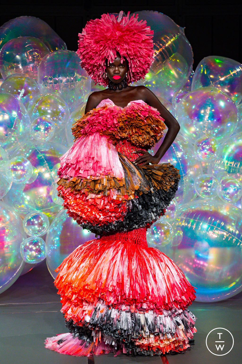 Fashion Week Paris Fall/Winter 2025 look 10 from the Germanier collection couture