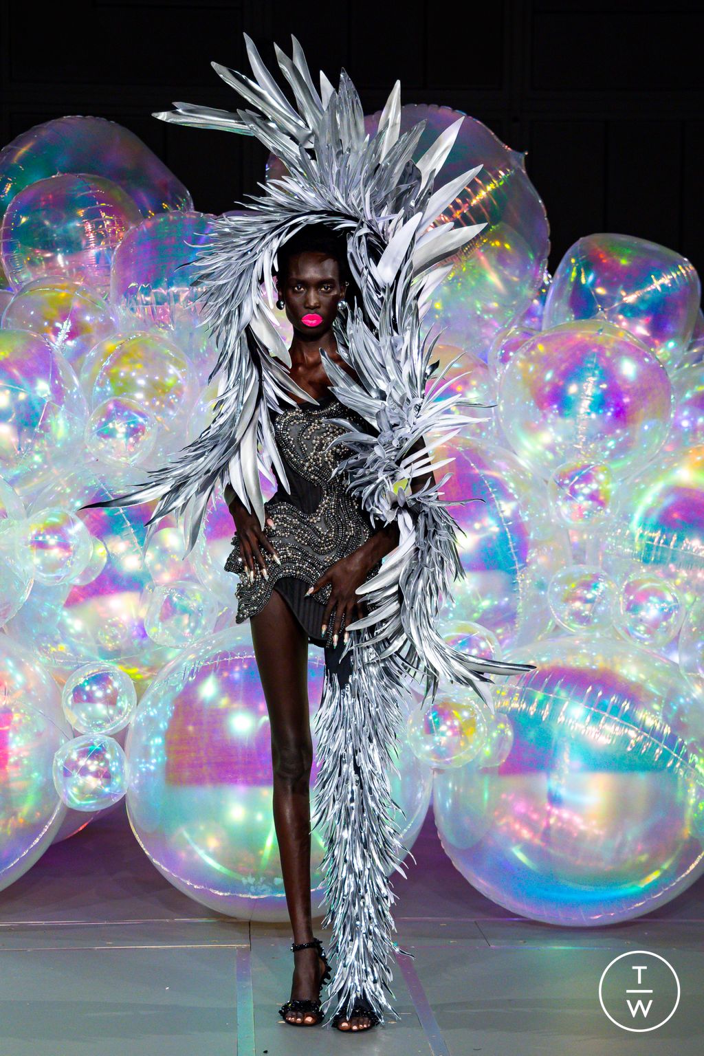 Fashion Week Paris Fall/Winter 2025 look 20 from the Germanier collection 高级定制