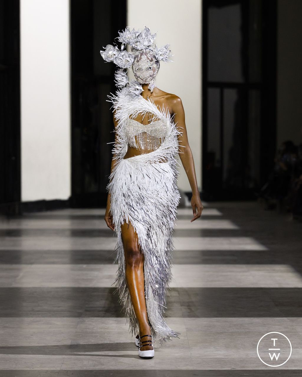 Fashion Week Paris Spring/Summer 2026 look 23 from the Germanier collection couture