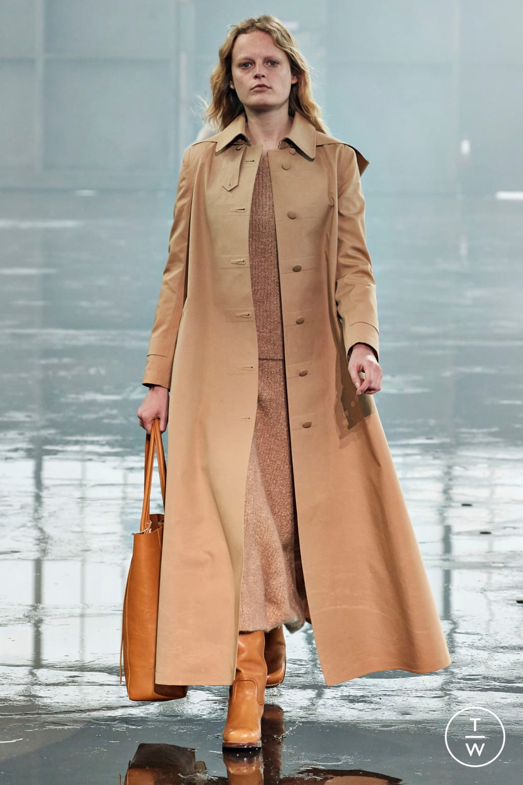 Fashion Week New York Fall/Winter 2021 look 9 from the Gabriela Hearst collection 女装