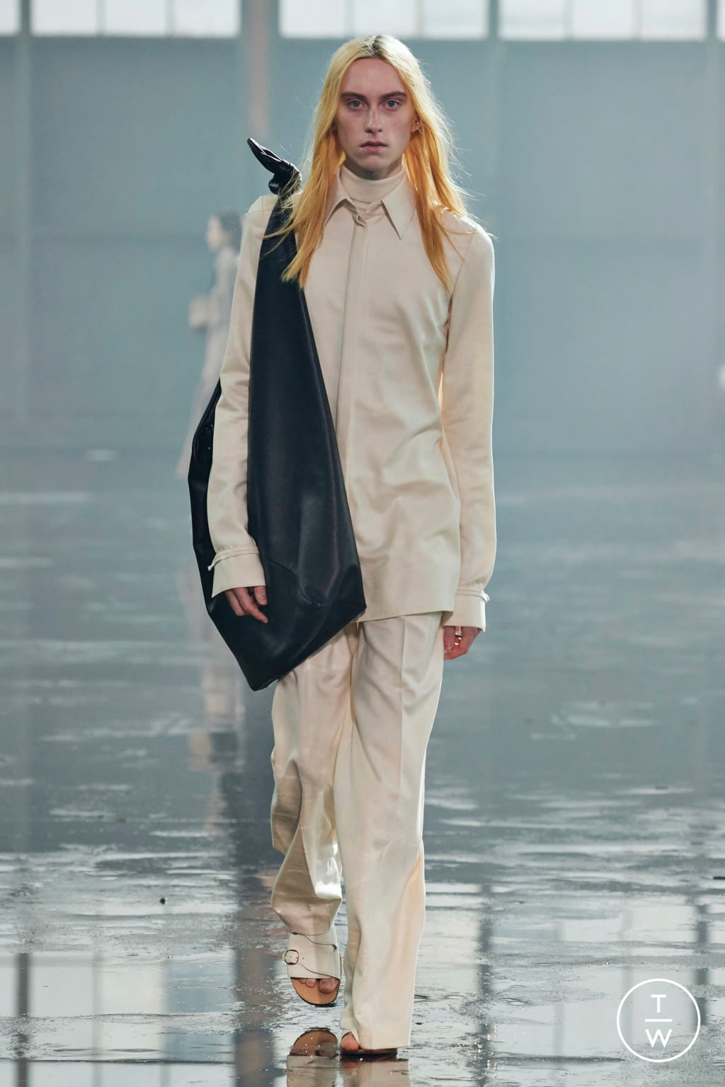 Fashion Week New York Fall/Winter 2021 look 14 from the Gabriela Hearst collection womenswear