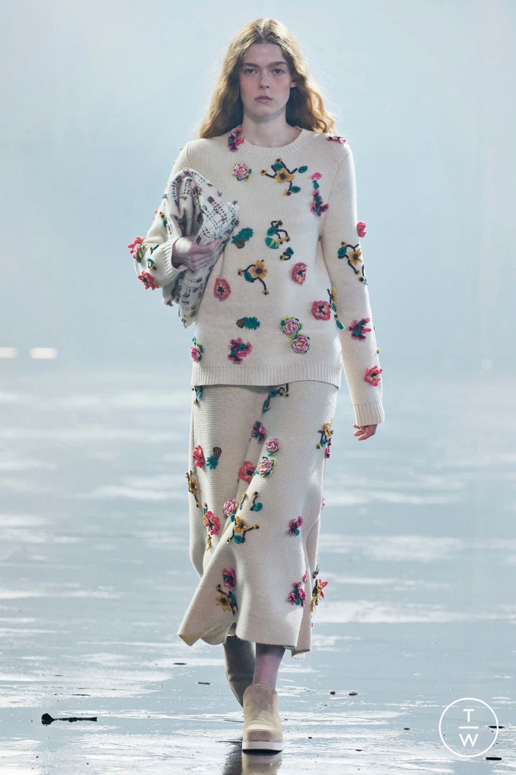Fashion Week New York Fall/Winter 2021 look 21 from the Gabriela Hearst collection womenswear