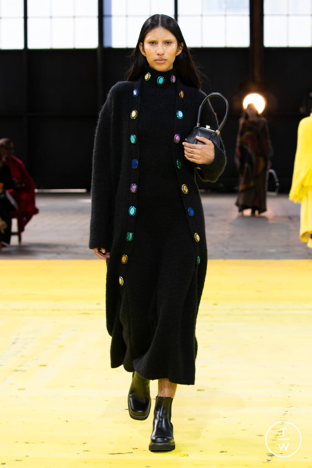 Fashion Week New York Fall/Winter 2022 look 15 from the Gabriela Hearst collection 女装