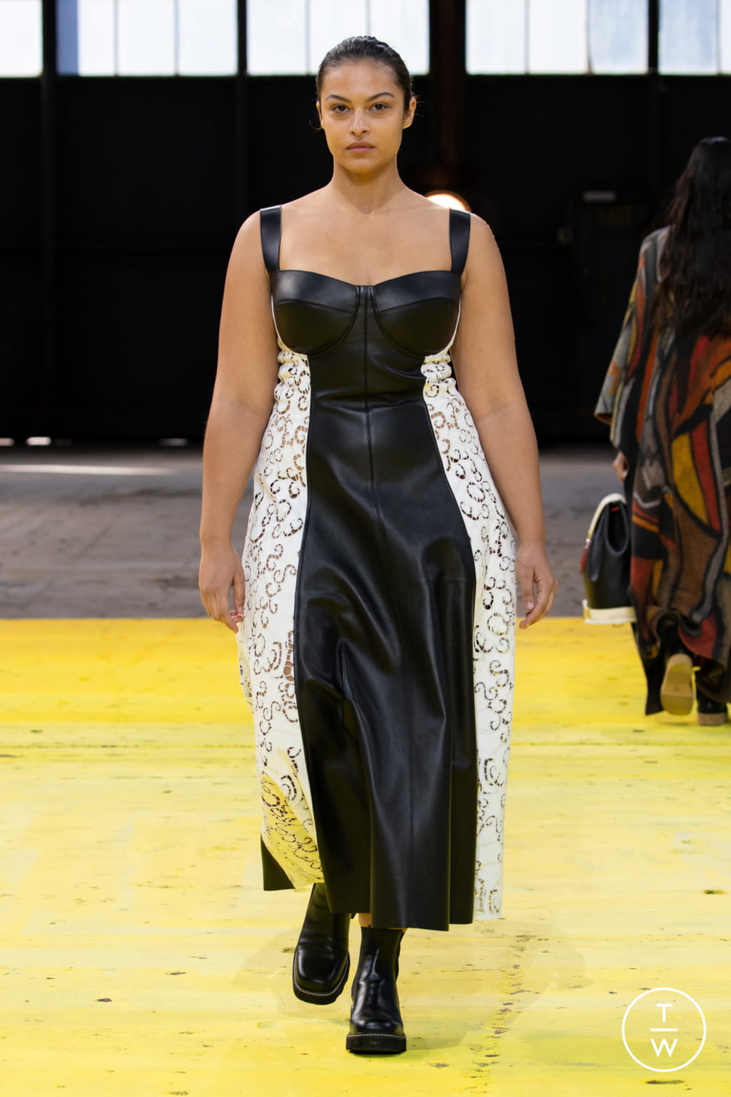 Fashion Week New York Fall/Winter 2022 look 20 from the Gabriela Hearst collection womenswear
