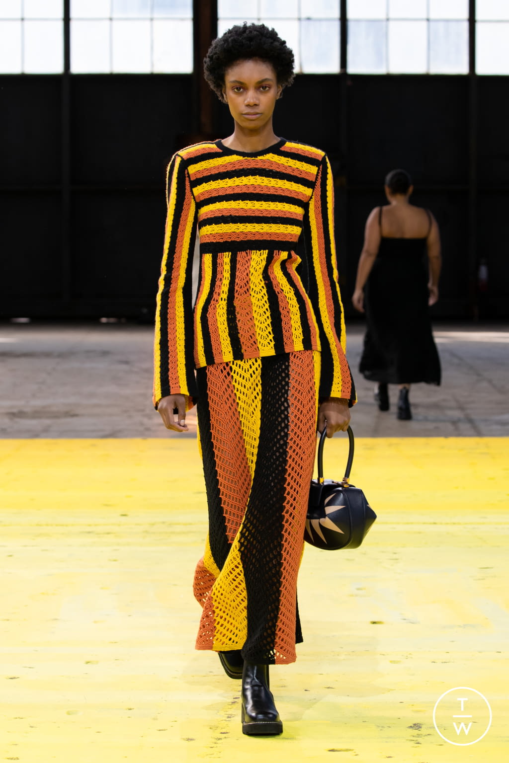 Fashion Week New York Fall/Winter 2022 look 27 from the Gabriela Hearst collection womenswear