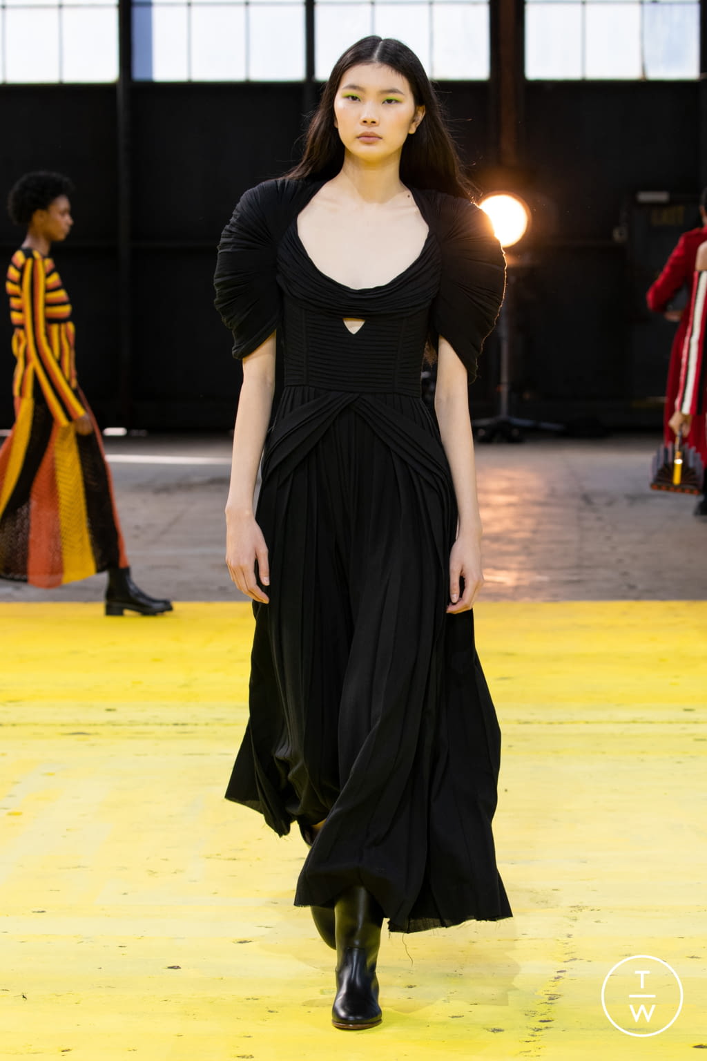 Fashion Week New York Fall/Winter 2022 look 29 from the Gabriela Hearst collection 女装