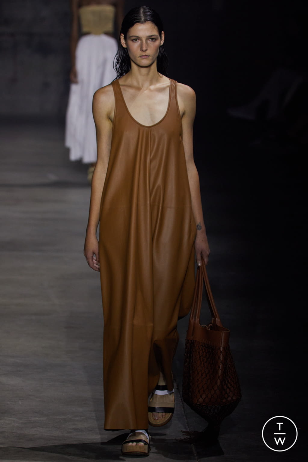 Fashion Week New York Spring/Summer 2022 look 26 from the Gabriela Hearst collection 女装