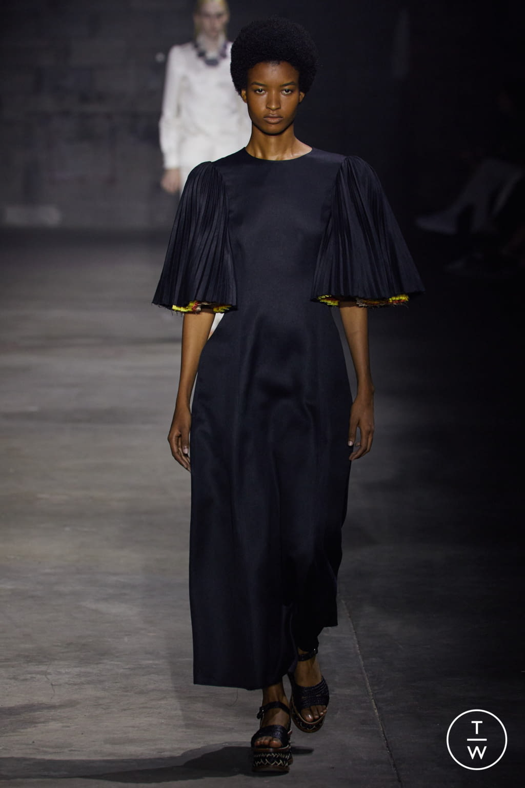 Fashion Week New York Spring/Summer 2022 look 30 from the Gabriela Hearst collection womenswear