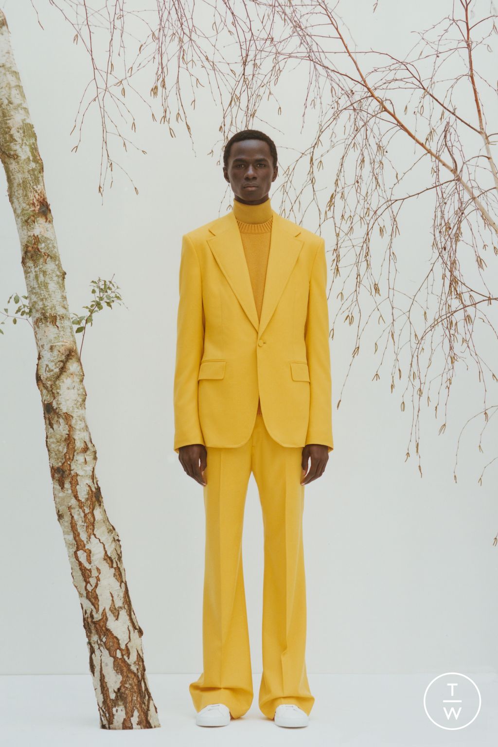 Fashion Week New York Fall/Winter 2023 look 17 from the Gabriela Hearst collection menswear