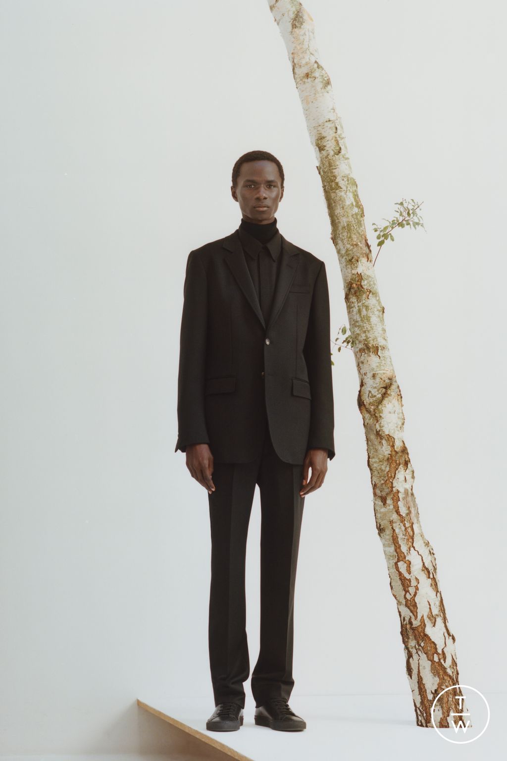 Fashion Week New York Fall/Winter 2023 look 19 from the Gabriela Hearst collection menswear