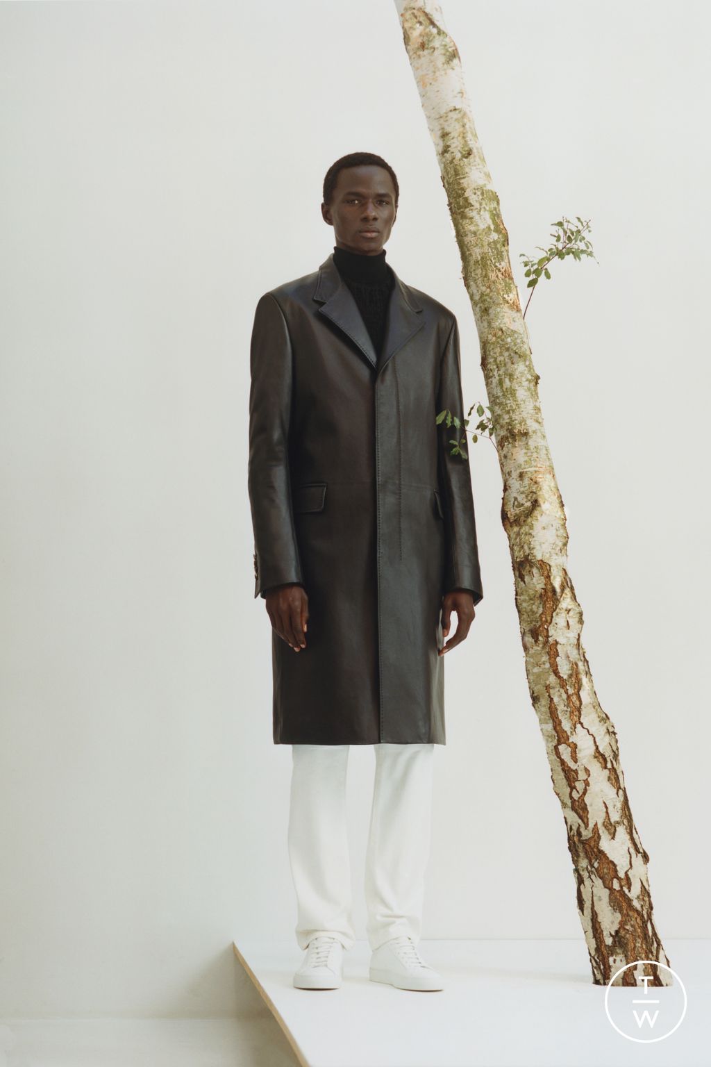 Fashion Week New York Fall/Winter 2023 look 21 from the Gabriela Hearst collection menswear