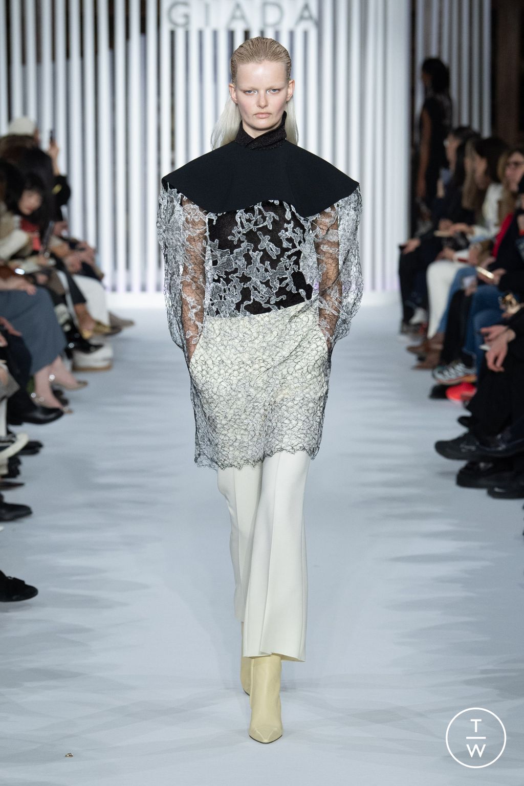 Fashion Week Milan Fall/Winter 2023 look 28 de la collection Giada womenswear