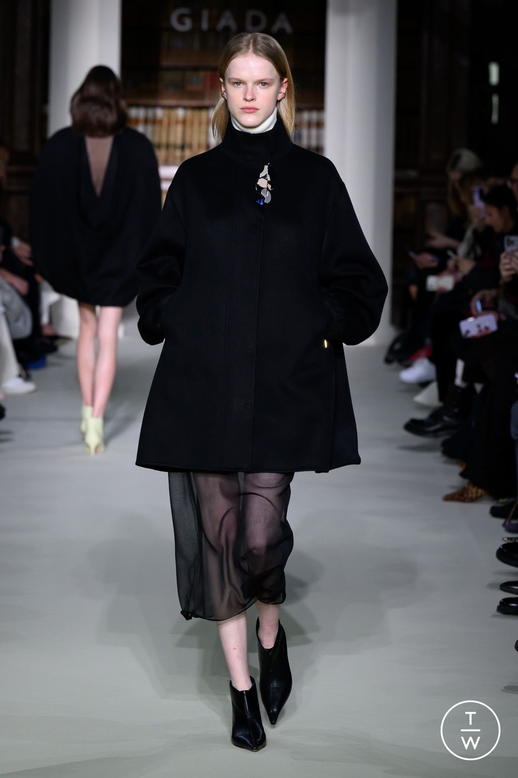 Fashion Week Milan Fall/Winter 2024 look 30 de la collection Giada womenswear