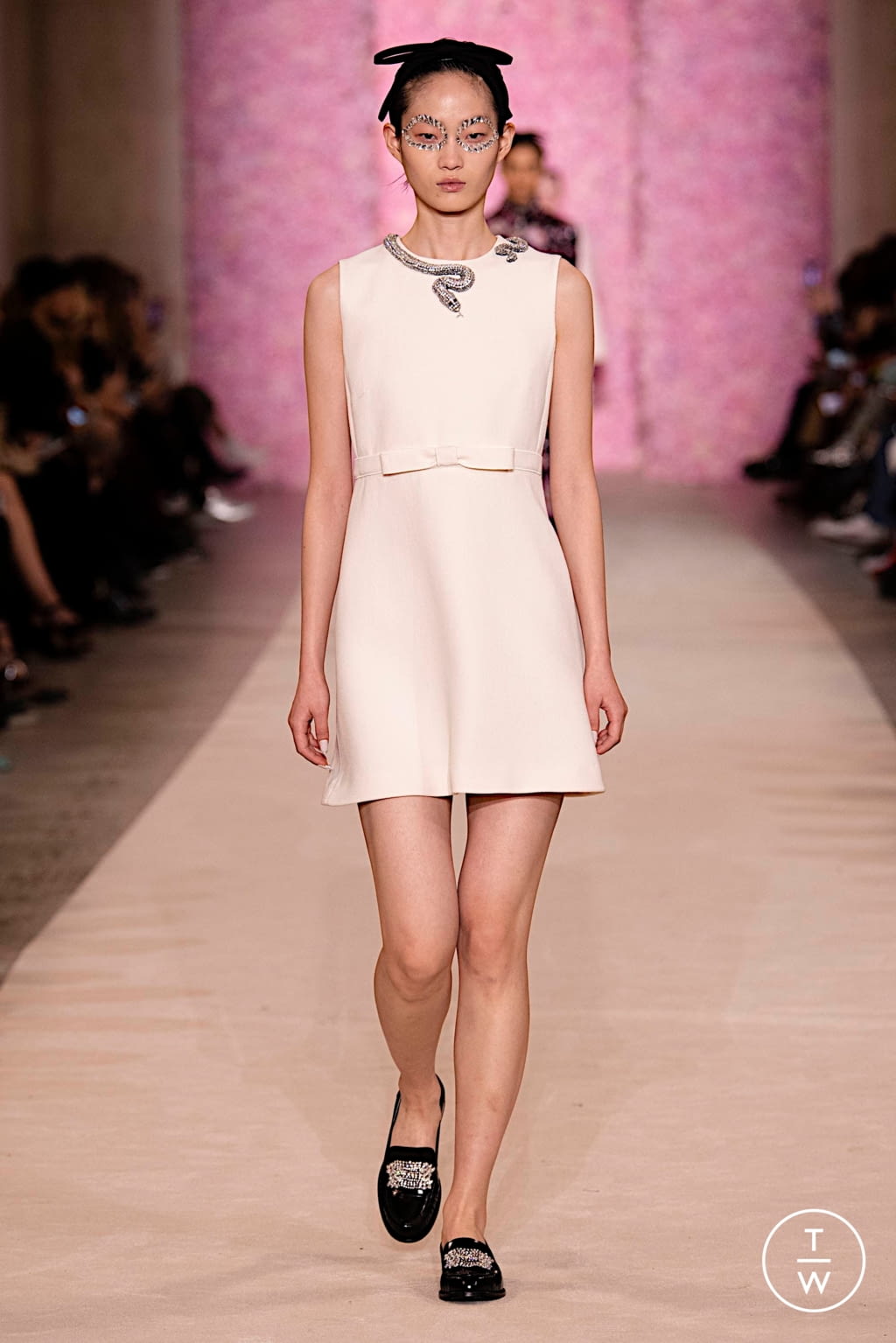 Fashion Week Paris Fall/Winter 2020 look 12 from the Giambattista Valli collection womenswear