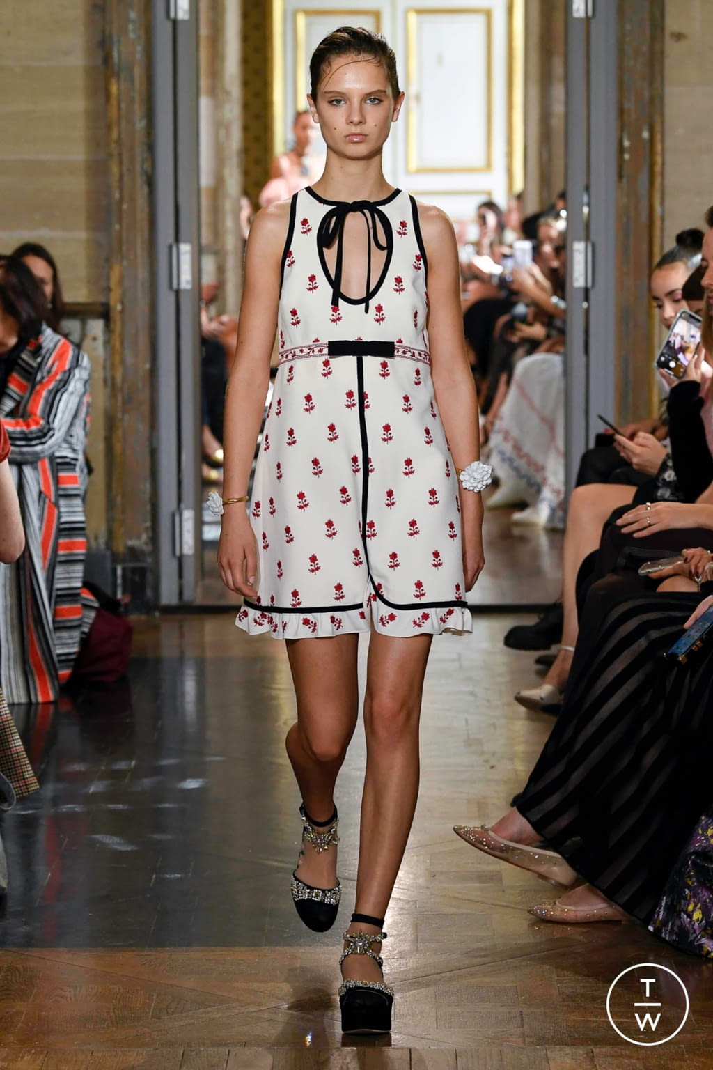 Fashion Week Paris Spring/Summer 2020 look 2 from the Giambattista Valli collection womenswear