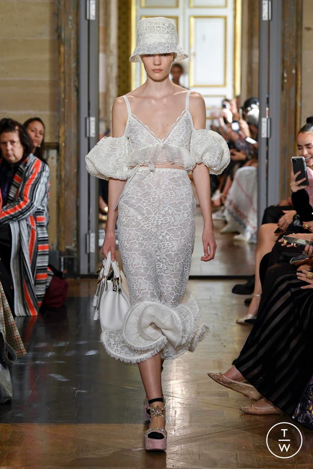 Fashion Week Paris Spring/Summer 2020 look 5 from the Giambattista Valli collection 女装