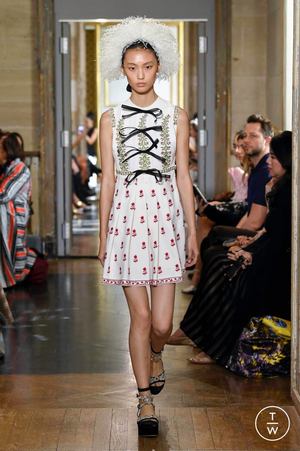 Fashion Week Paris Spring/Summer 2020 look 7 from the Giambattista Valli collection womenswear