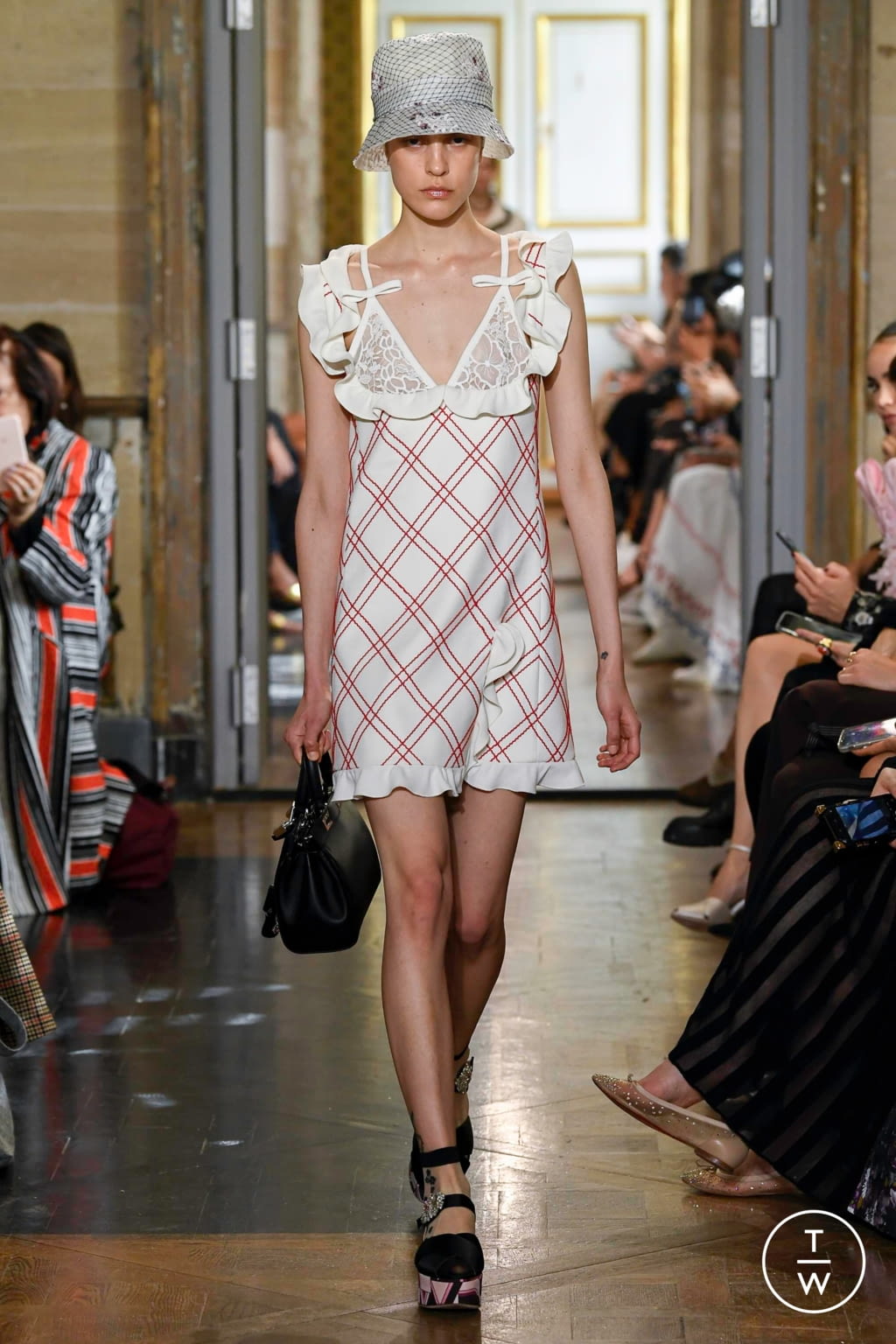 Fashion Week Paris Spring/Summer 2020 look 13 de la collection Giambattista Valli womenswear