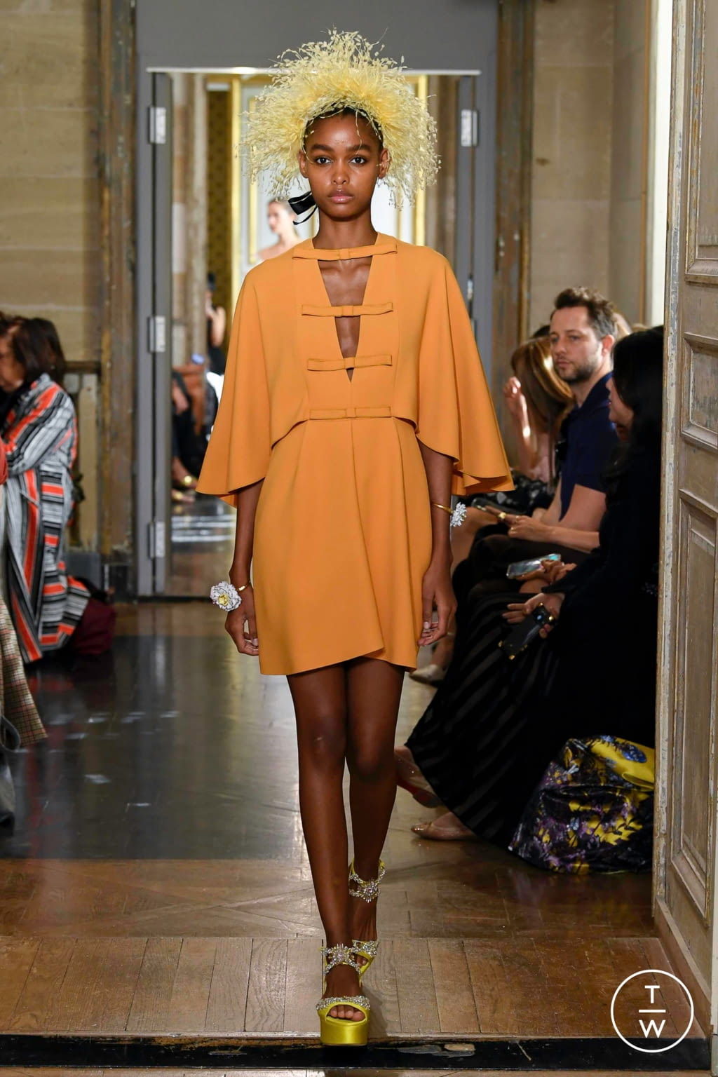 Fashion Week Paris Spring/Summer 2020 look 17 from the Giambattista Valli collection 女装