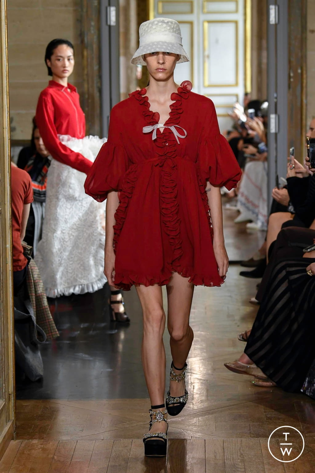 Fashion Week Paris Spring/Summer 2020 look 25 from the Giambattista Valli collection 女装
