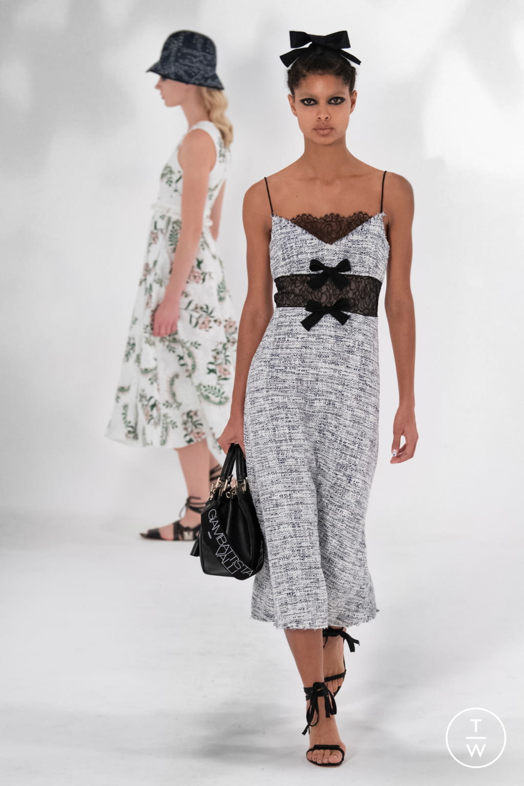 Fashion Week Paris Spring/Summer 2021 look 29 from the Giambattista Valli collection womenswear