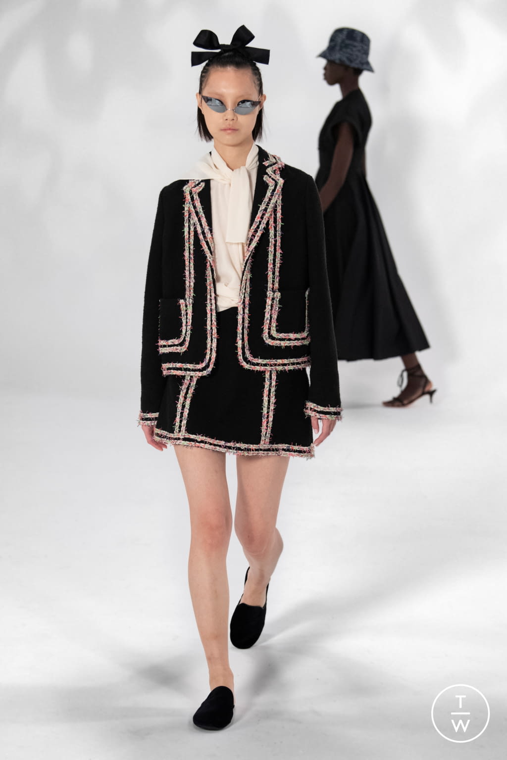 Fashion Week Paris Spring/Summer 2021 look 34 from the Giambattista Valli collection womenswear
