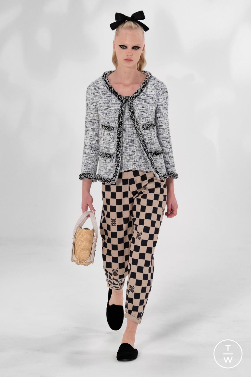 Fashion Week Paris Spring/Summer 2021 look 39 from the Giambattista Valli collection womenswear