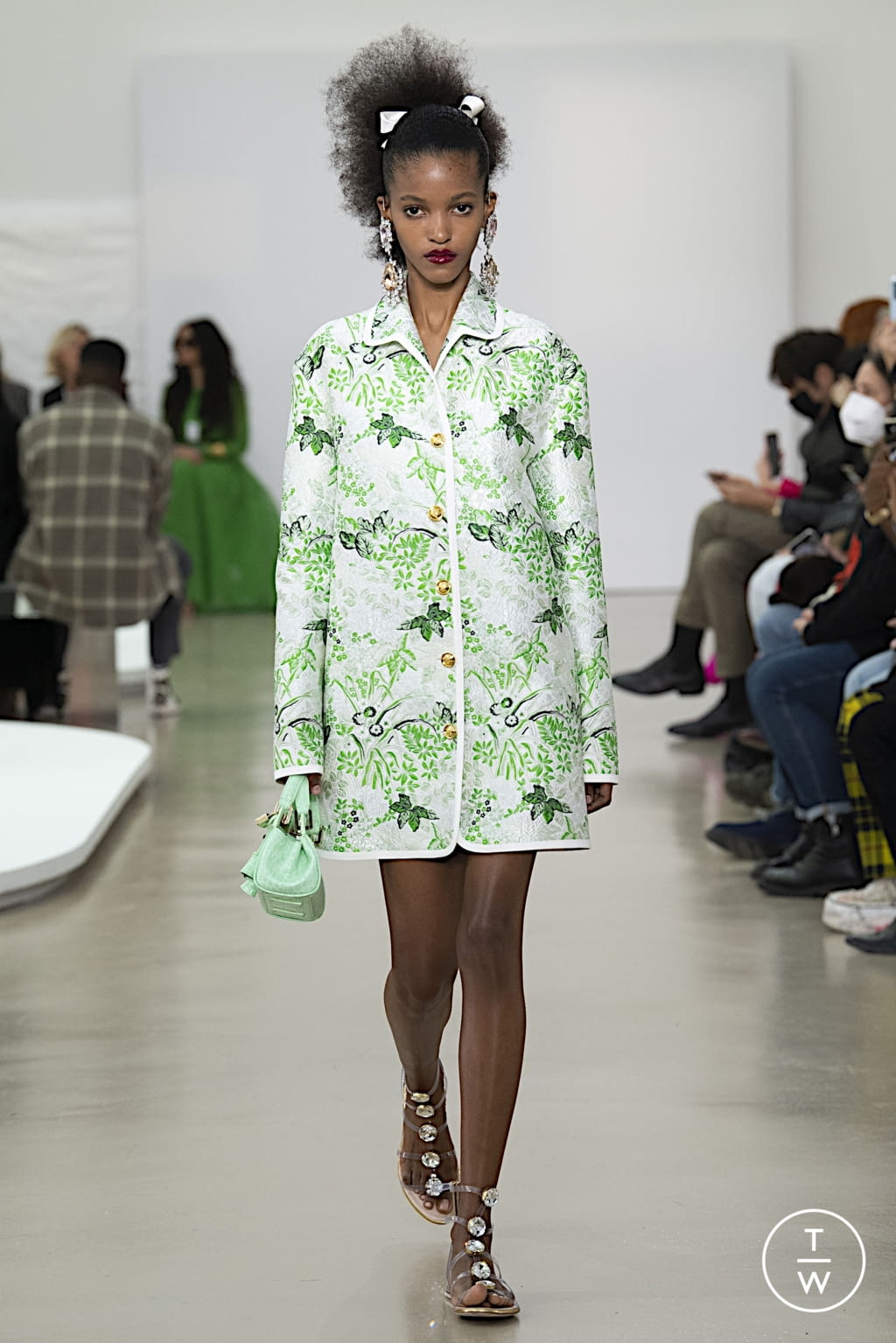 Fashion Week Paris Spring/Summer 2022 look 3 from the Giambattista Valli collection 女装