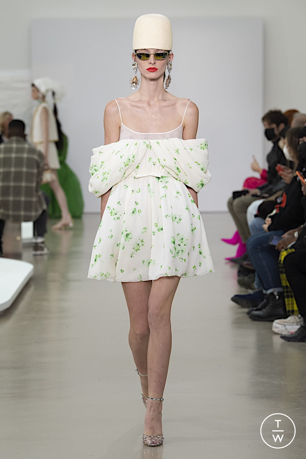 Fashion Week Paris Spring/Summer 2022 look 5 de la collection Giambattista Valli womenswear