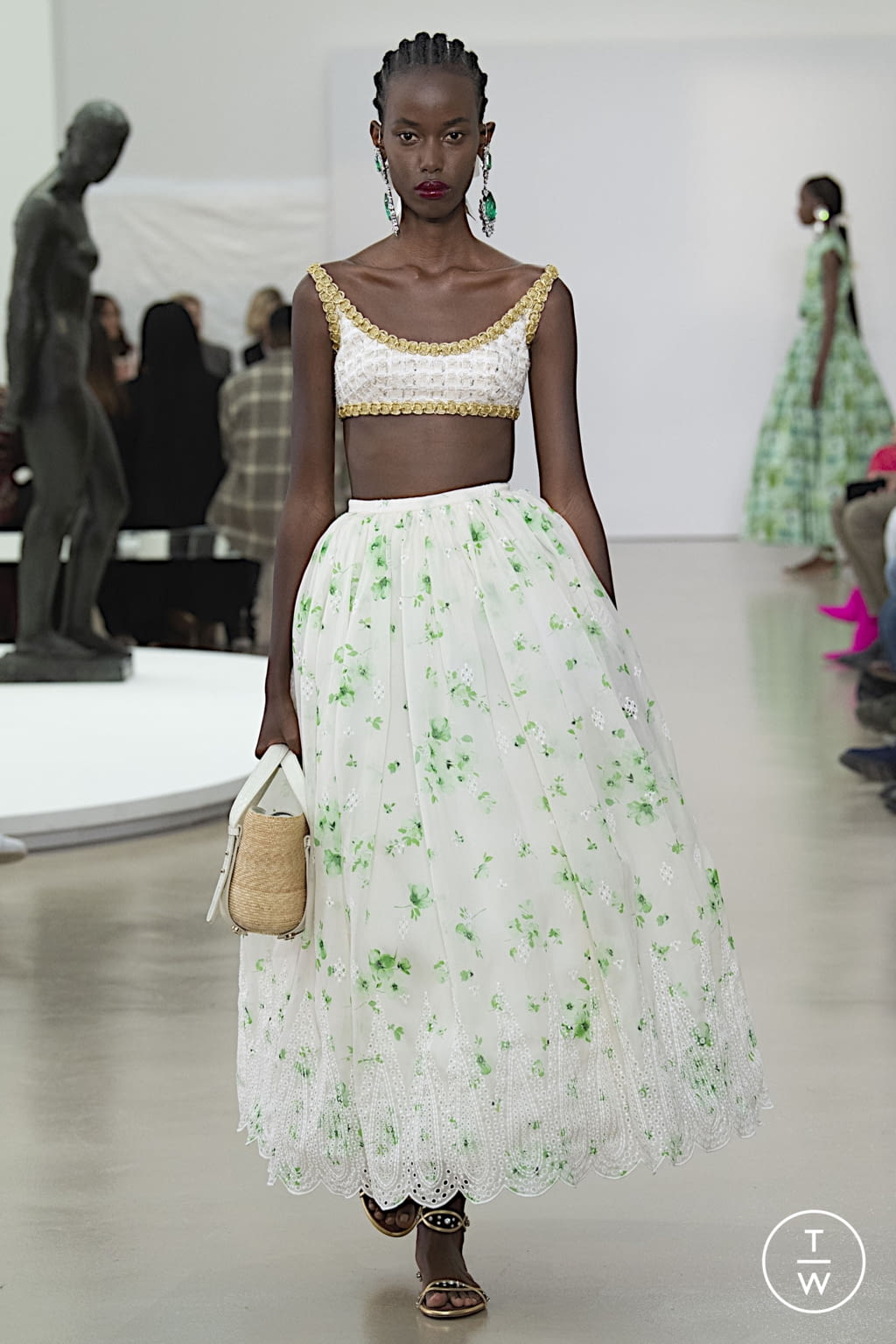 Fashion Week Paris Spring/Summer 2022 look 7 de la collection Giambattista Valli womenswear