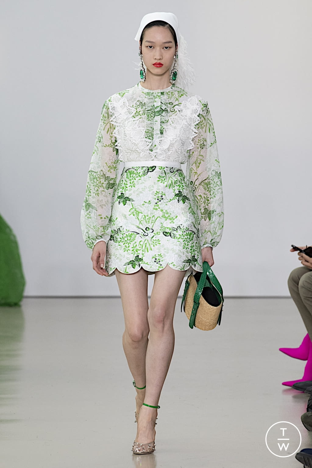 Fashion Week Paris Spring/Summer 2022 look 12 de la collection Giambattista Valli womenswear