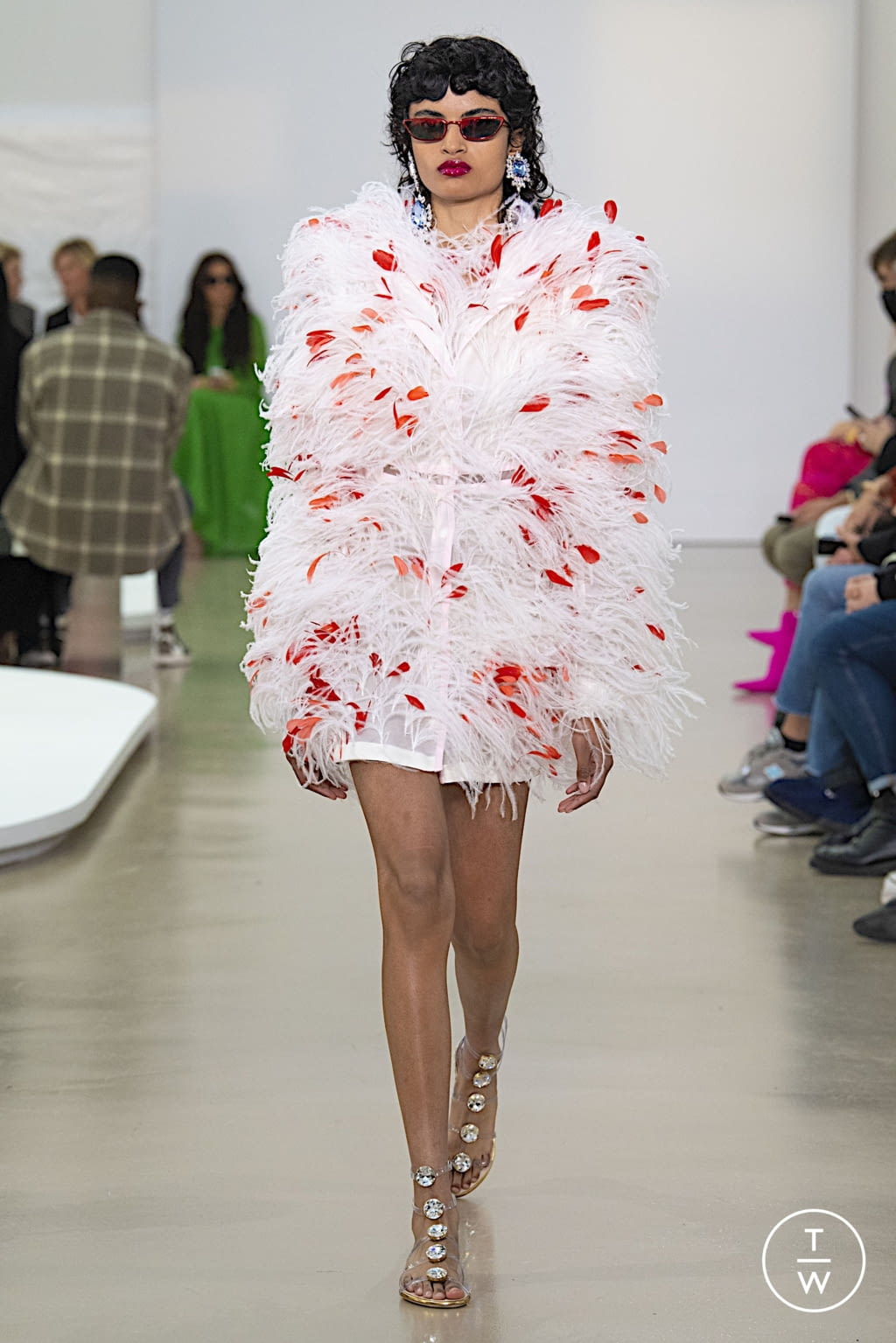 Fashion Week Paris Spring/Summer 2022 look 37 from the Giambattista Valli collection 女装