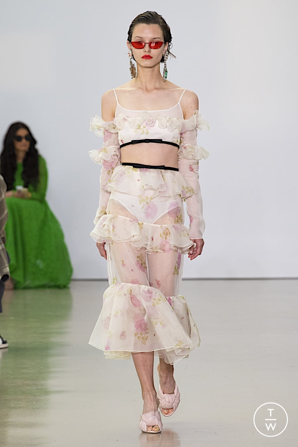 Fashion Week Paris Spring/Summer 2022 look 38 de la collection Giambattista Valli womenswear