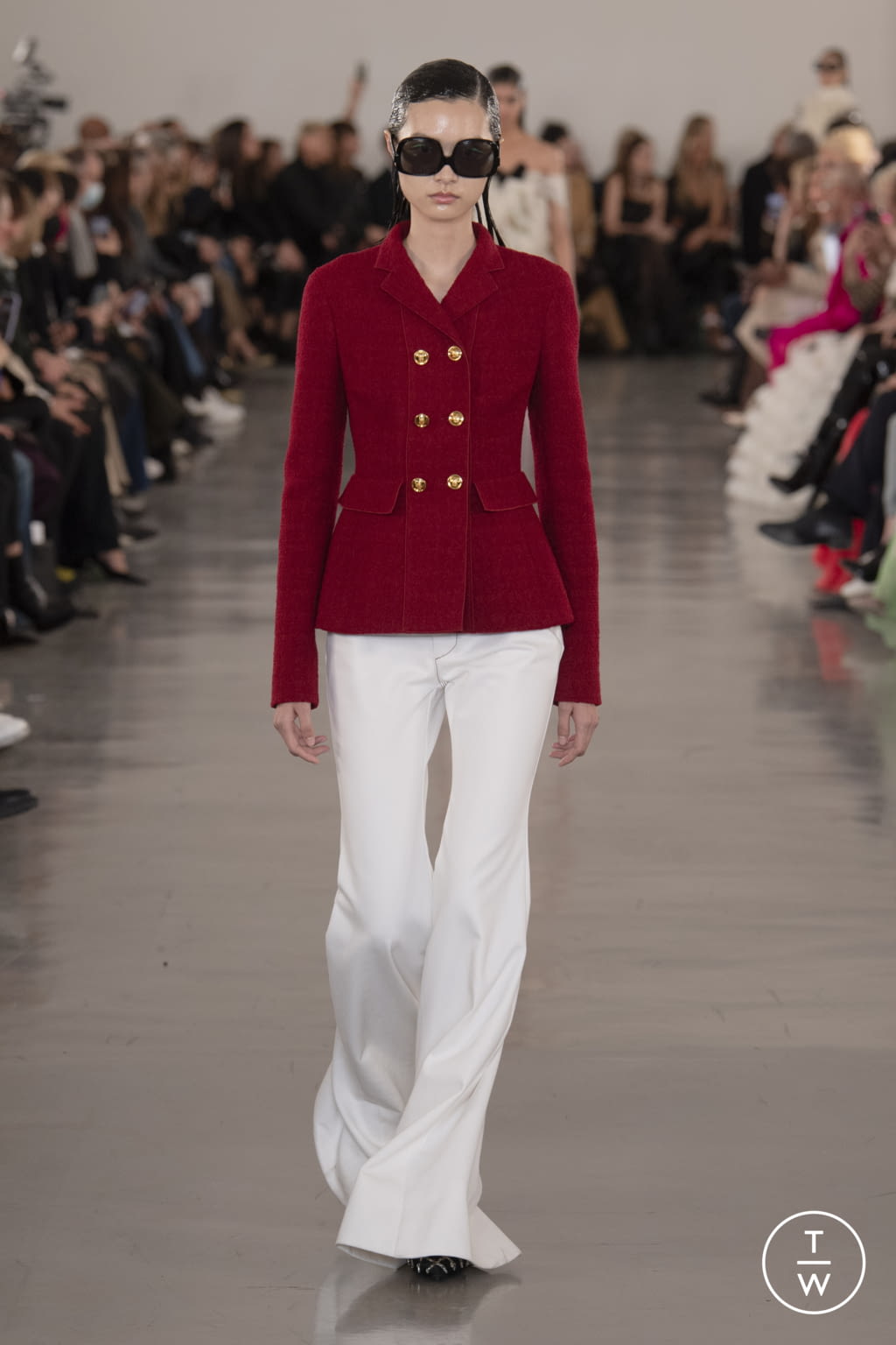 Fashion Week Paris Fall/Winter 2022 look 15 de la collection Giambattista Valli womenswear