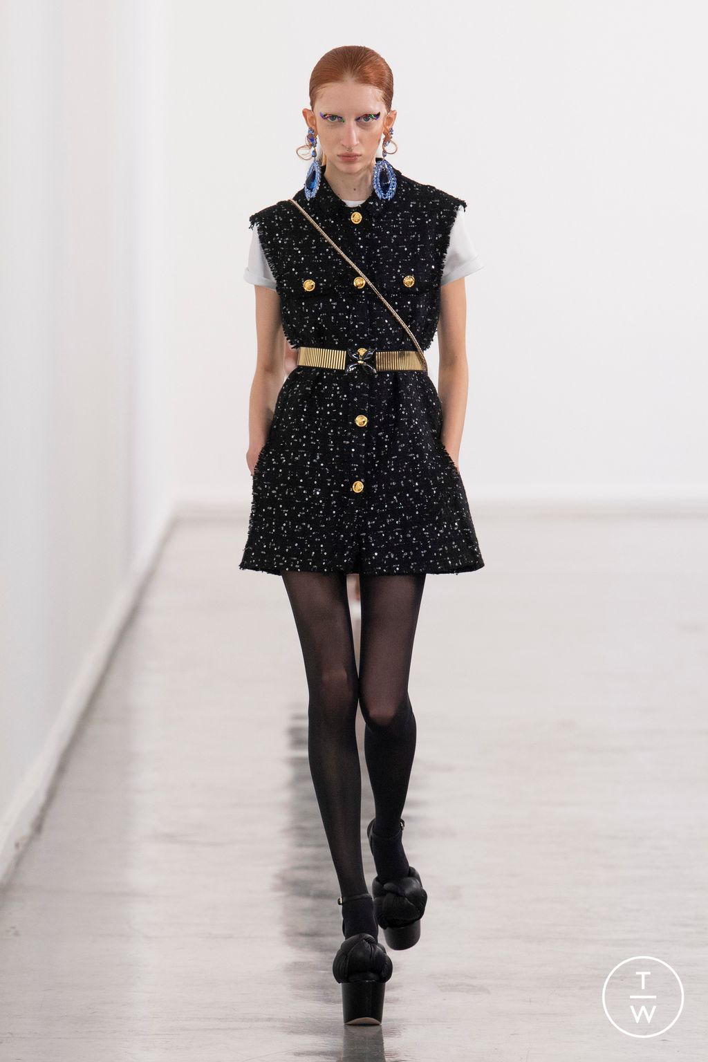 Fashion Week Paris Fall/Winter 2023 look 13 de la collection Giambattista Valli womenswear