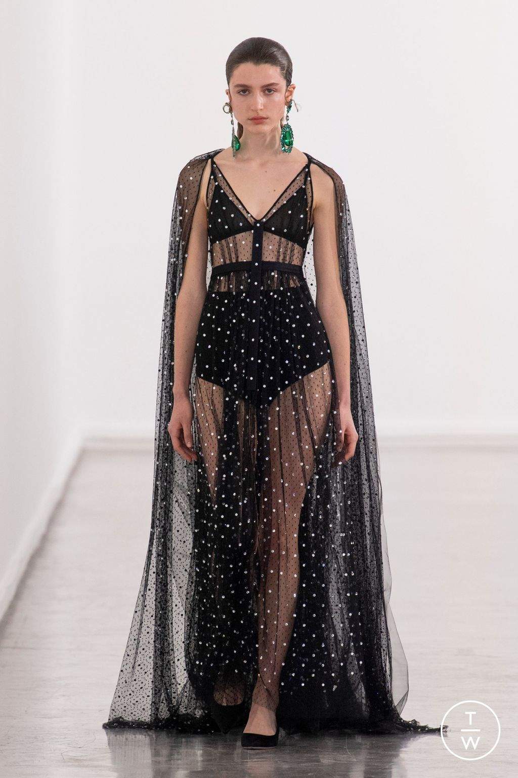 Fashion Week Paris Fall/Winter 2023 look 24 from the Giambattista Valli collection 女装
