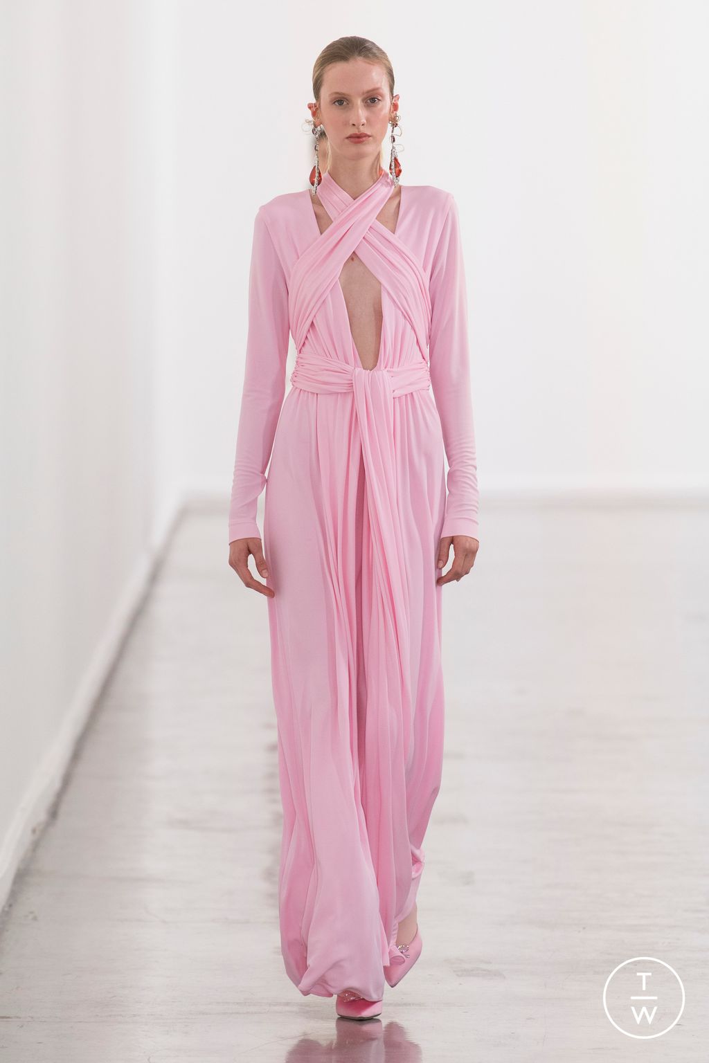 Fashion Week Paris Fall/Winter 2023 look 32 from the Giambattista Valli collection womenswear