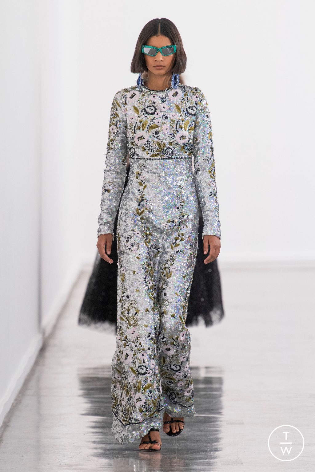 Fashion Week Paris Fall/Winter 2023 look 53 from the Giambattista Valli collection 女装