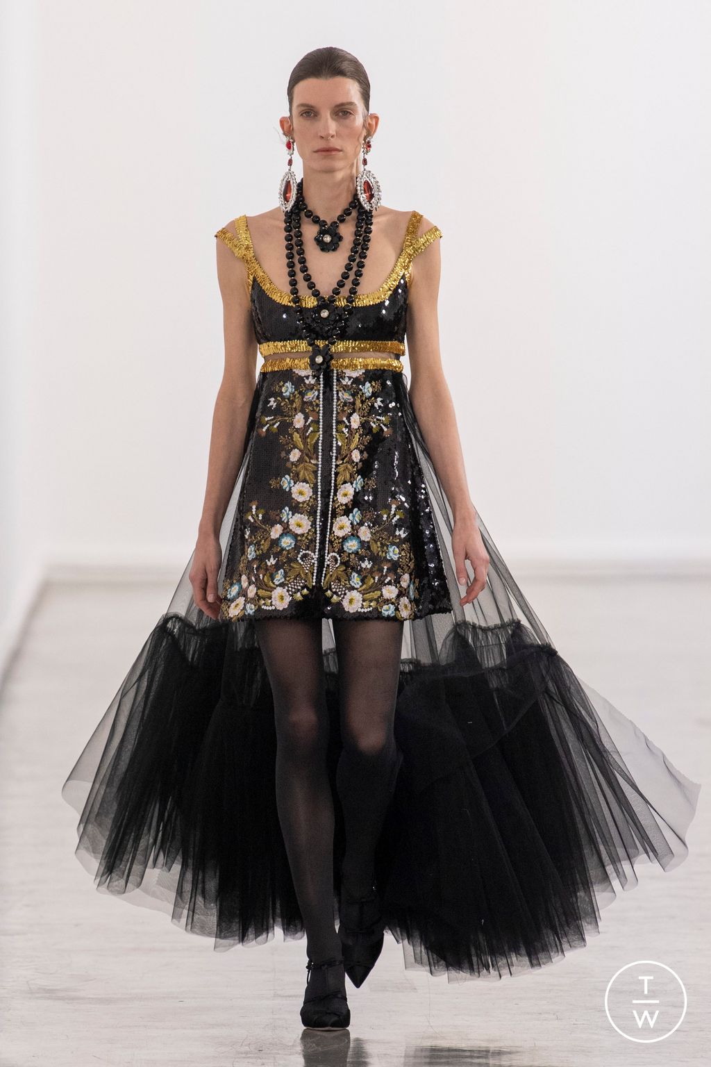 Fashion Week Paris Fall/Winter 2023 look 58 from the Giambattista Valli collection womenswear