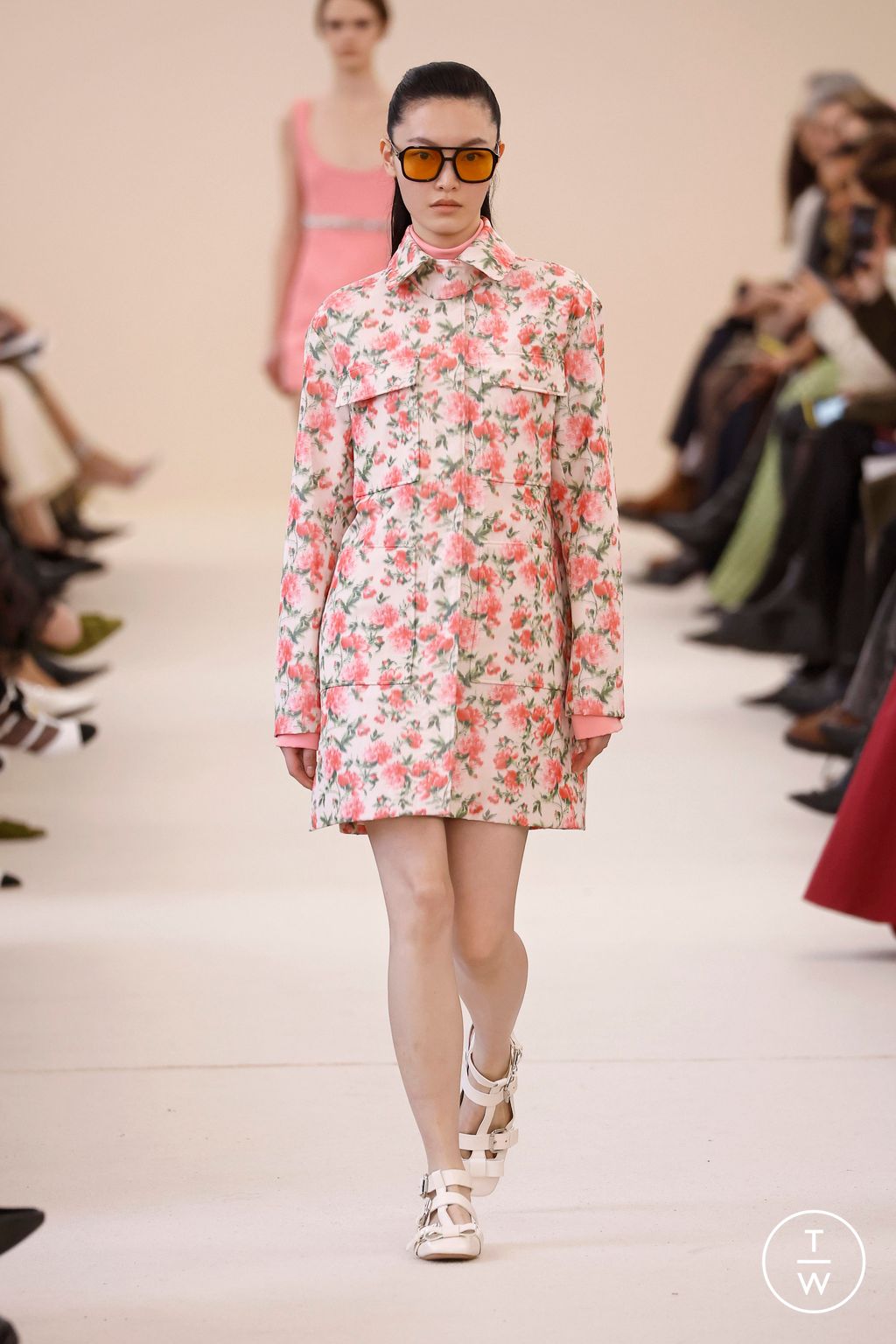 Fashion Week Paris Fall/Winter 2024 look 43 from the Giambattista Valli collection 女装